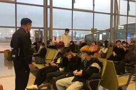 民警追到登机口：你们不能去缅甸图片