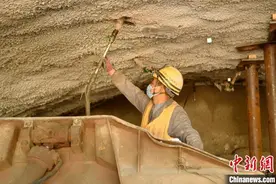 成都自贡高铁龙泉山一号隧道正式进洞施工图片