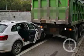 男子熬夜8个多小时追剧 睡眠不足驾车直接撞进大货车车底图片