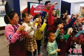 通讯：内蒙古马具制作传承人：让小朋友爱上“雕花的马鞍”图片