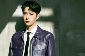 王一博走廊阳光大片，清爽帅气图片