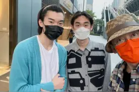 林依轮晒与俩儿子合影：我是孩子爹但说话没爹味图片