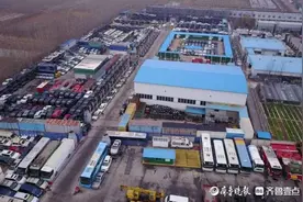 济南的报废车辆哪去了？航拍大型报废车辆拆解场图片