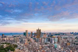 澳门4月起将向每名永久居民发放1万澳门元图片