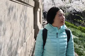 新华全媒+| 樱下重逢，送你花一朵，感谢你守护这座城图片