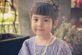 贾静雯为小女儿波妞庆祝4岁生日 全家出镜颜值超高图片