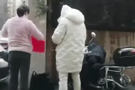 重磅！记者暗访收药黑色链条，神秘小屋内，触目惊心图片