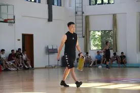 袁野：从球员到教练，亦师亦友教书育人图片