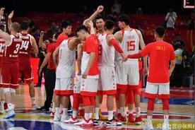 国足没资格评价中国男篮？前男篮国家队后卫王仕鹏言论惹争议图片