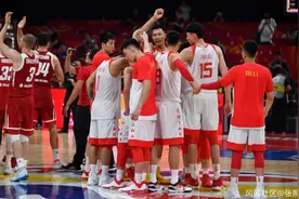 国足没资格评价中国男篮？前男篮国家队后卫王仕鹏言论惹争议图片