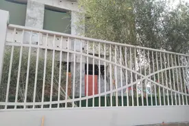 西安航天基地：拆墙透绿 让道路“靓”起来图片