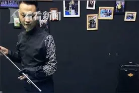 小伙玩花式台球一杆进洞23球：从模仿到“无敌”图片