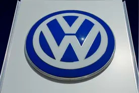 大众汽车CEO：芯片短缺导致10万辆车无法生产 | 悦读全球图片