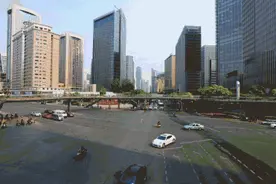 5月1日起，上海电动自行车骑乘人员需戴头盔图片