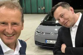 马斯克谐音梗调侃燃料电池：应该叫“愚蠢交易”图片