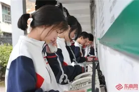 福建校园手机禁令调查图片