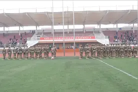 46秒｜带上大红花当兵去！东营欢送新兵入伍图片