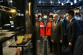 直击柬埔寨国王西哈莫尼访沪：“很高兴看到上海的高速发展”图片