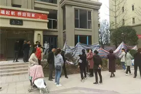 协兴：小区业主破坏绿化 竟为建“私家花园”图片