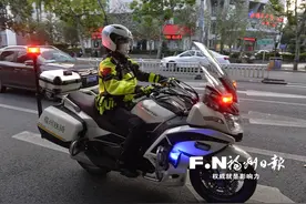 福州首支女子骑警队这样“炼”成图片