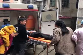 生死之间！老师上门救了中毒学生一家视频封面
