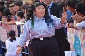 让知名女艺人扮“猪”，东京奥运开闭幕式总监道歉并将辞职图片