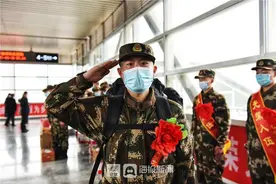 下一站，军营！德州市近700名春季新兵踏上保家卫国之旅图片