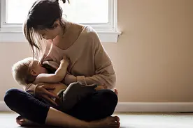 母乳是宝宝最好的天然食物