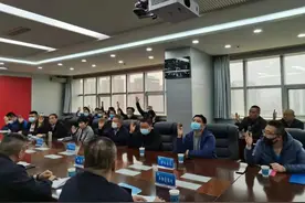 太原将对驾乘电动自行车不戴头盔者罚20元图片