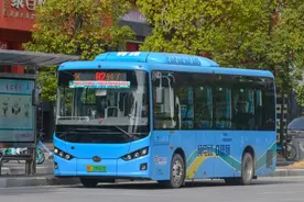 万福路施工，82路、86路临时取消这3个公交站点图片