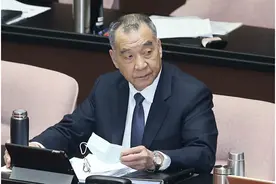 「补壹刀」台新“防长”：解放军“打多久陪多久！”此话当真？图片