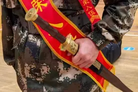 浙江龙泉赠春季入伍新兵“从戎之剑”图片