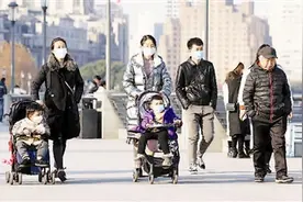 女性回家带娃日渐增多图片