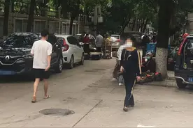 停车太乱！武汉一小区集体申请，只为交警能进来贴条图片