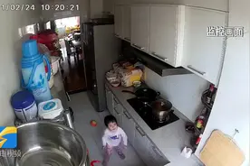 小孩对着家里监控喊爸爸 扎根边疆的父亲回应来了图片