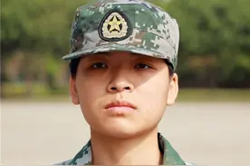 东莞女大学生新兵：不爱红装爱武装图片