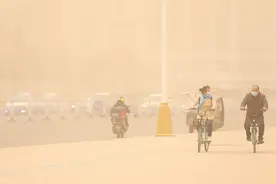 【健康解码】沙尘天气 呼吸系统的防护攻略视频封面