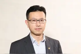 香港工联会会长：就完善选举制度广泛听取意见体现中央的关心图片