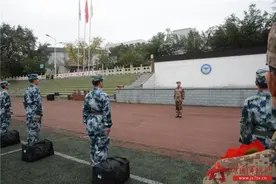 大学生占比达100%！涪陵167名新兵赴军营图片