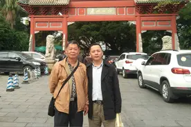 与父亲唯一的一次拥抱图片