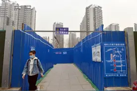 朝青｜再也不用冒险横穿铁路了 姚家园临时人行地下通道已投用图片