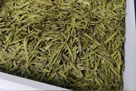 这场要使“铁砂掌”的比赛，一位高三学生PK掉了22位老师傅图片