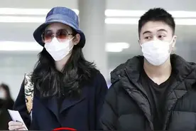 疑怀二胎？奚梦瑶何猷君同框撒狗粮却被指小腹凸起图片