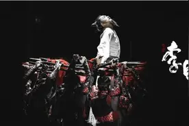 中国原创舞剧《李白》在海外火了，外国网友惊叹：为中国文化点赞图片