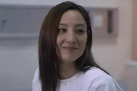 反黑：女友来照顾前妻和凤凰哥的孩子，看来是真爱了视频封面