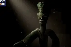 这位千年“帅锅”手里到底拿的啥？图片