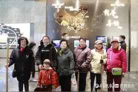 7个人种了30棵树！植树造绿，银发团队也很给力图片