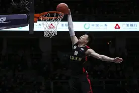 CBA全明星 | 张镇麟一分击败陈登星夺下扣篮王图片
