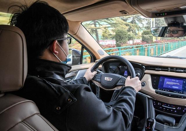想摆脱“油老虎”标签，凯迪拉克这招干得漂亮，试驾后表示很满意