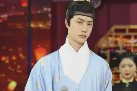 王一博回归《天天向上》再现古装造型：“没想到出去一趟回来还要粘头套！”图片